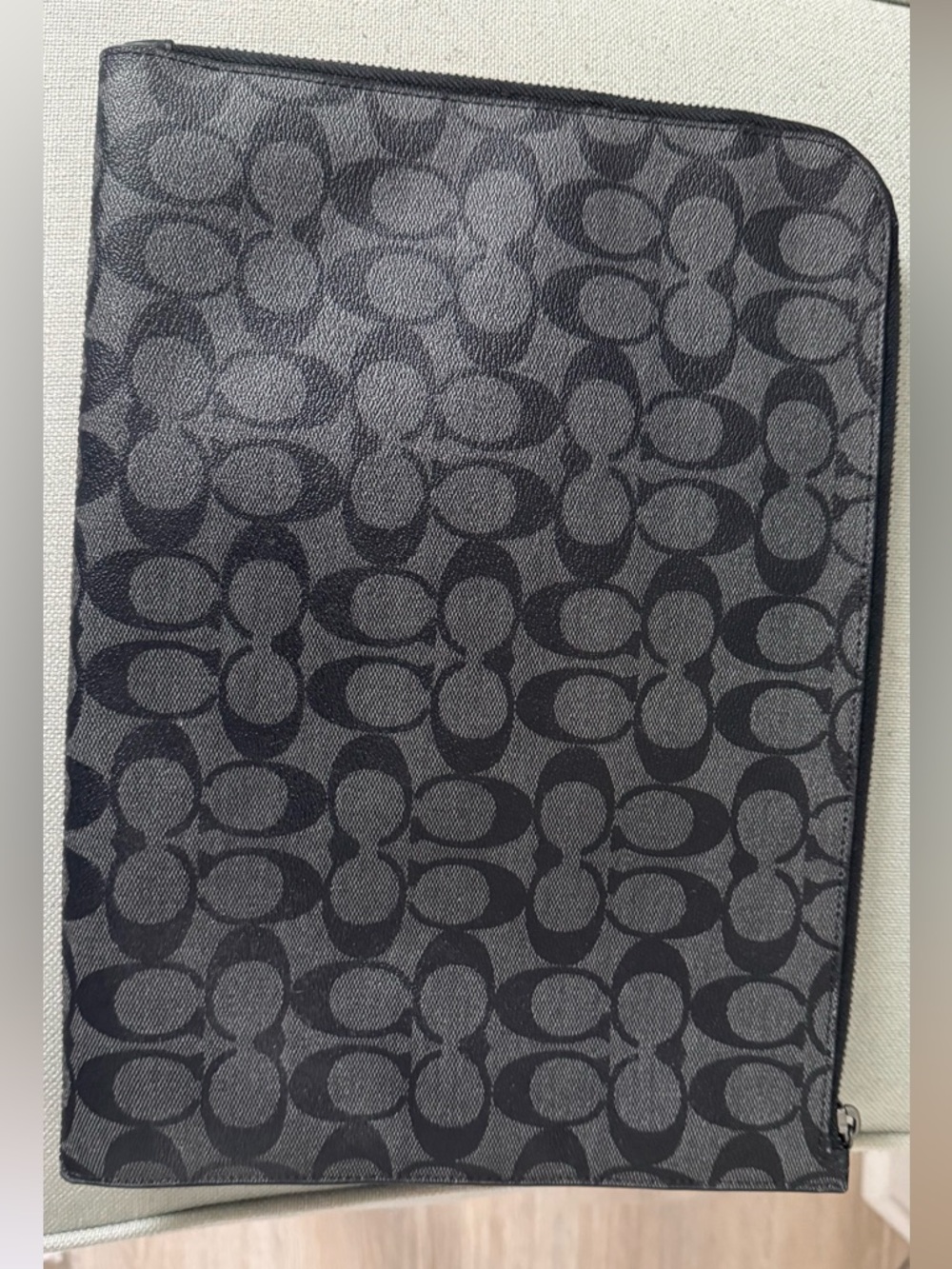 Coach Men's Signature Zip Folio in Black and Gray